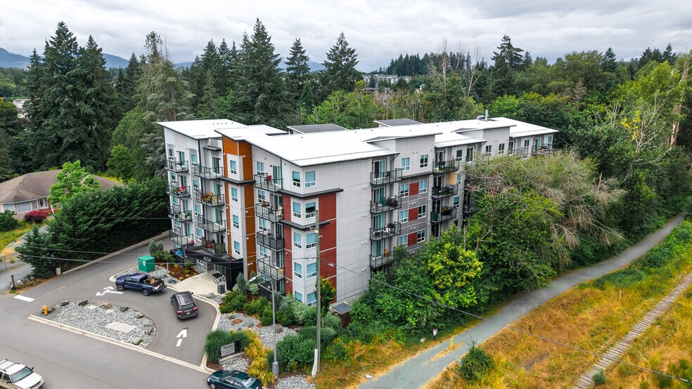 Primary Photo Of 4114 Crosland Pl, Duncan Apartments For Sale