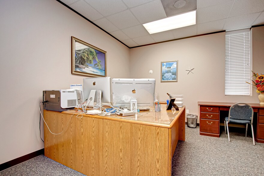 More Photos Of 7102 Glen Chase Ct, Houston Office For Sale