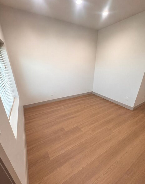 More Photos Of 1310 Industrial Lane, Driggs Showroom For Sale