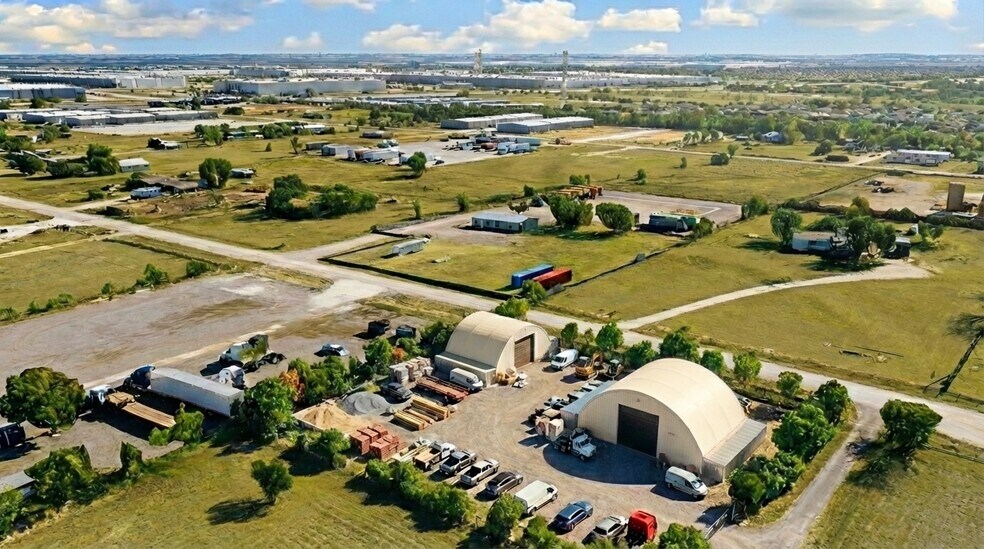 More Photos Of 17375 Gaffield Rd, Justin Warehouse For Lease