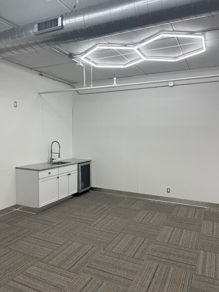 More Photos Of 2855 Anthony Ln S, Saint Anthony Office For Lease