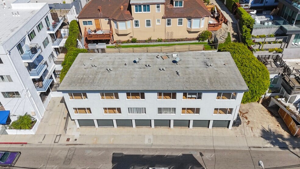 More Photos Of 1661 Appian Way, Santa Monica Apartments For Sale