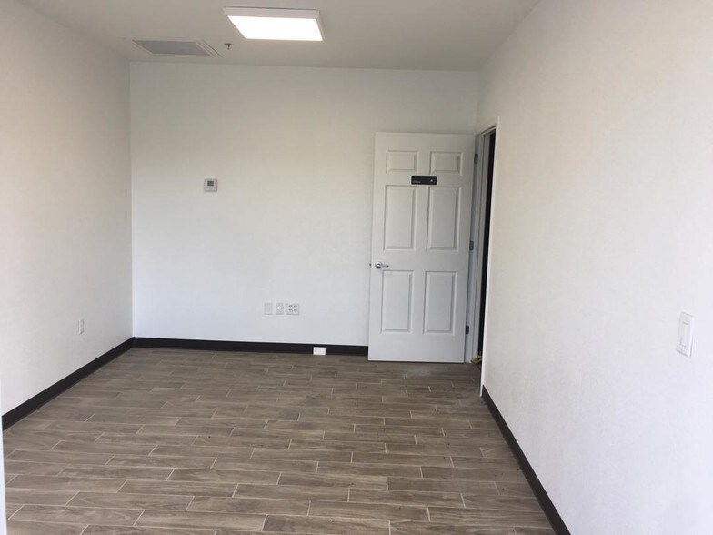 More Photos Of 1550 Tileston Rd, Saint Cloud Warehouse For Lease