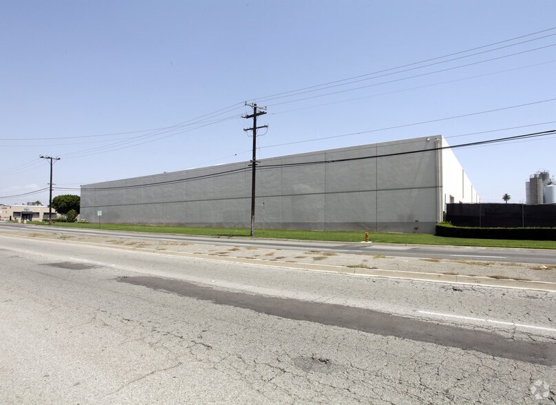More Photos Of 14950-14952 Valley View Ave, La Mirada Warehouse For Lease
