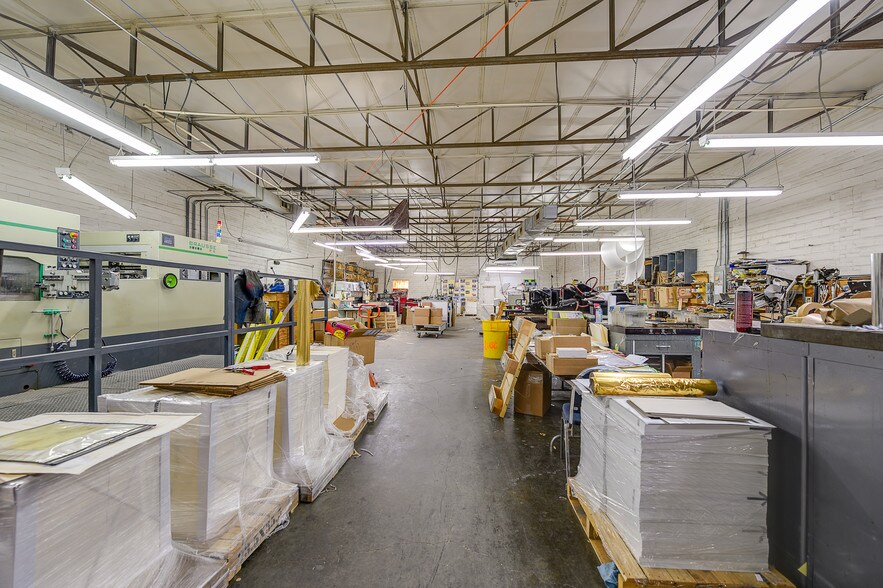More Photos Of 2154 Irving Blvd, Dallas Light Distribution For Lease