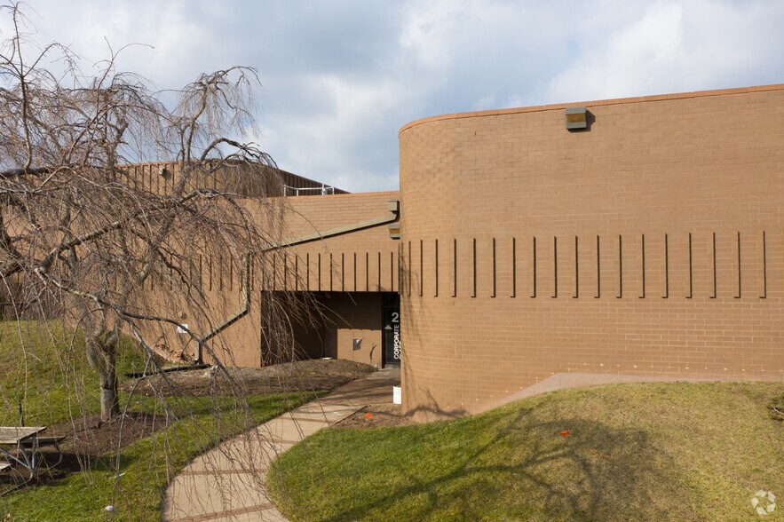 More Photos Of 2 Corporate Pl, Piscataway Warehouse For Sale