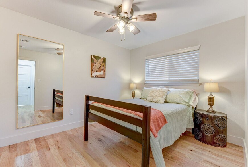 More Photos Of 7002 Whispering Oaks Dr, Austin Specialty For Sale