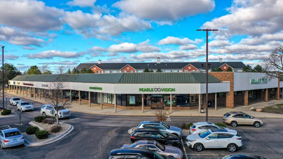 More Photos Of 220-290 Hawthorn Rd, Vernon Hills Unknown For Lease