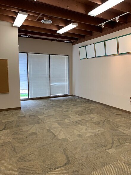 More Photos Of 10525 116 St NW, Edmonton Medical For Lease