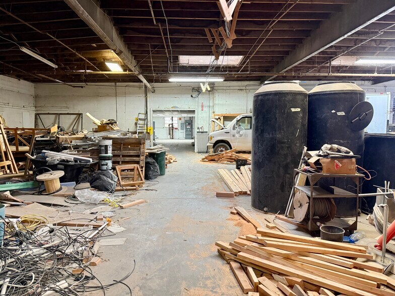 More Photos Of 400-410 S Irwindale Ave, Azusa Warehouse For Sale