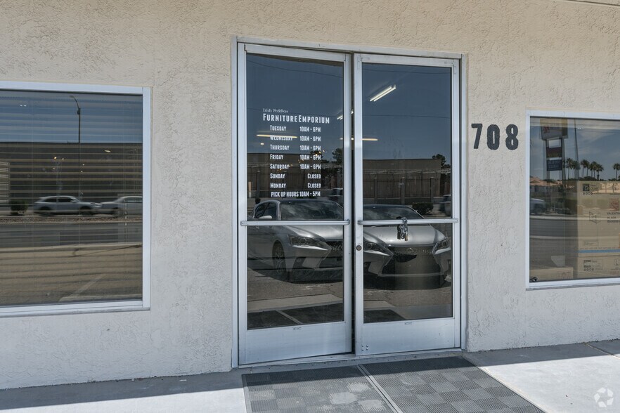 More Photos Of 708 N Nellis Blvd, Las Vegas Freestanding For Sale