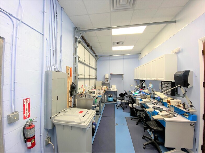 More Photos Of 515 E 27th St, Bradenton Office For Sale