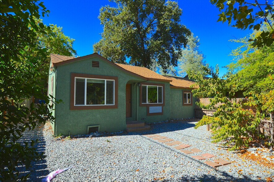 More Photos Of 2230 El Reno Ln, Redding Apartments For Sale