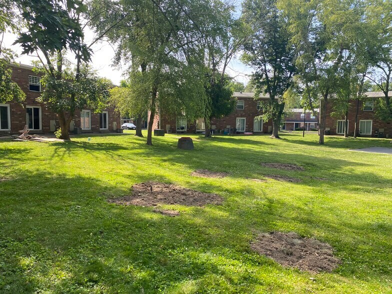 More Photos Of 1624 Northwinds Estates Dr, Saint Louis Apartments For Sale