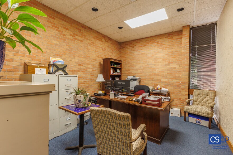 More Photos Of 855 W Ash Ave, Duncan Office For Sale