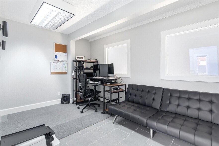 More Photos Of 2901 Main Ave, Durango Office For Sale