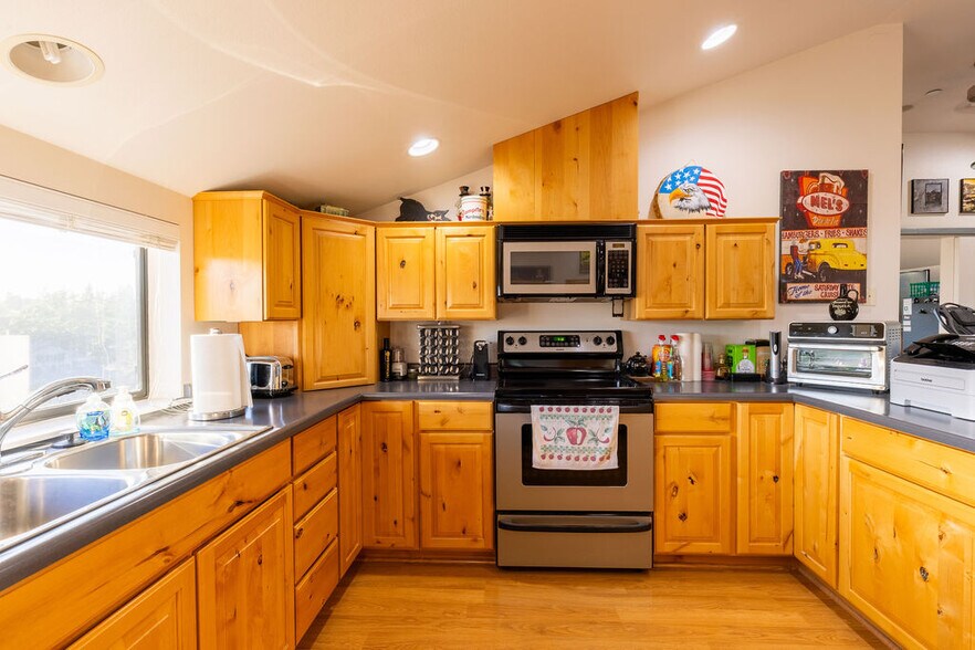 More Photos Of 7750 Giusti Rd, Forestville Specialty For Sale
