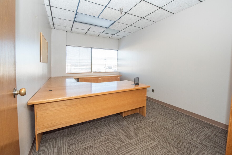 More Photos Of 201 E 56th Ave, Anchorage Office For Sale