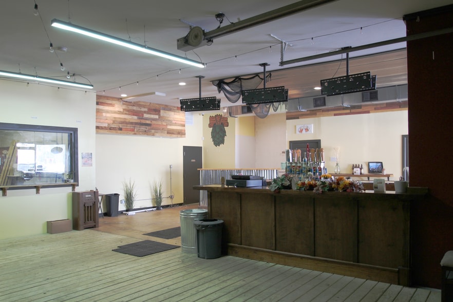 More Photos Of 516 N Main St, Grafton Freestanding For Lease