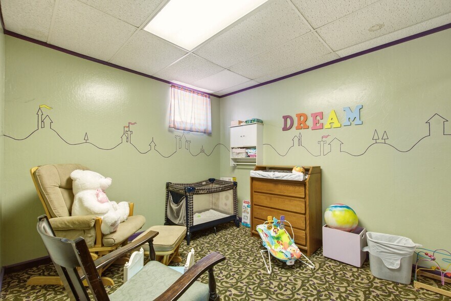 More Photos Of 1319-1323 W Texas St, Fairfield Freestanding For Sale