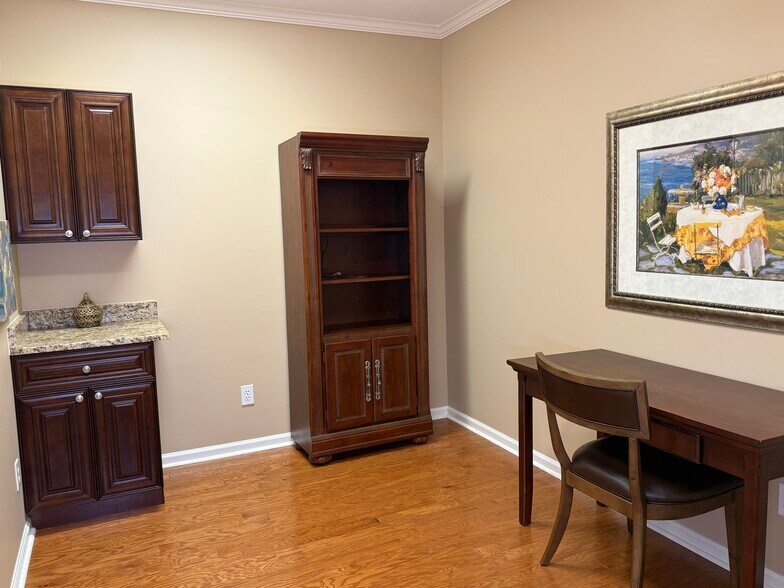 More Photos Of 4595 Towne Lake Pky, Woodstock Medical For Lease