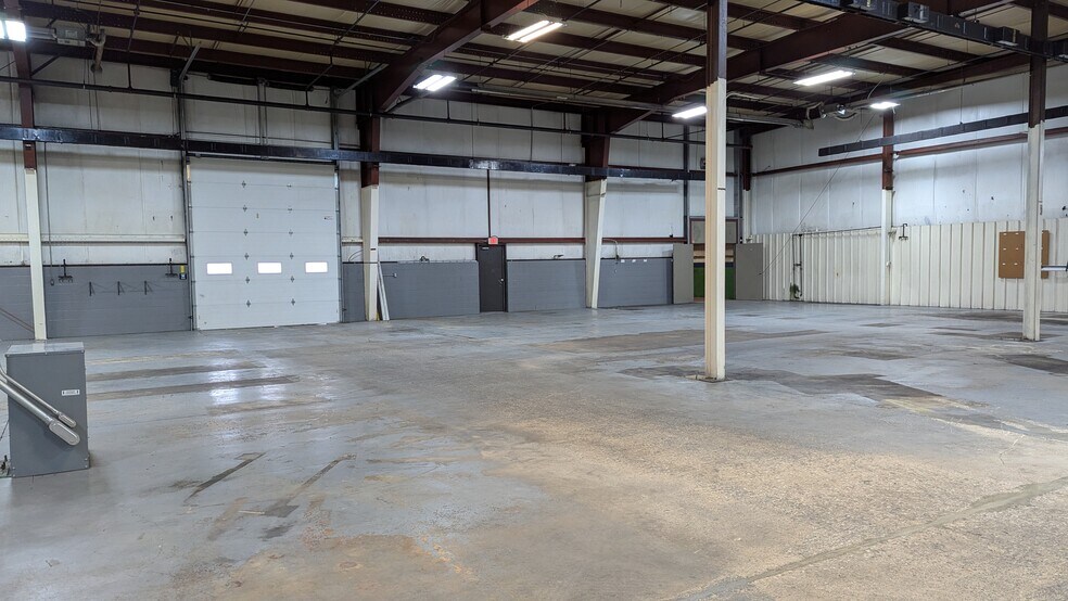 More Photos Of 343 Hughes Dr, Traverse City Manufacturing For Lease