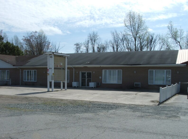 More Photos Of 1528 Four Locust Hwy, Keysville Office For Sale