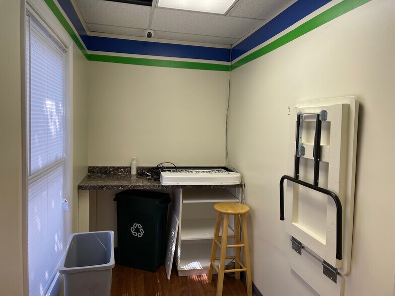 More Photos Of 11355 Pembrooke Sq, Waldorf Medical For Sale