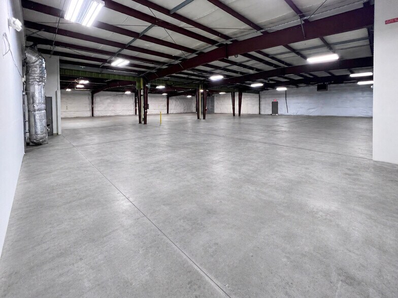 More Photos Of 4701 Commercial Dr NW, Huntsville Warehouse For Lease