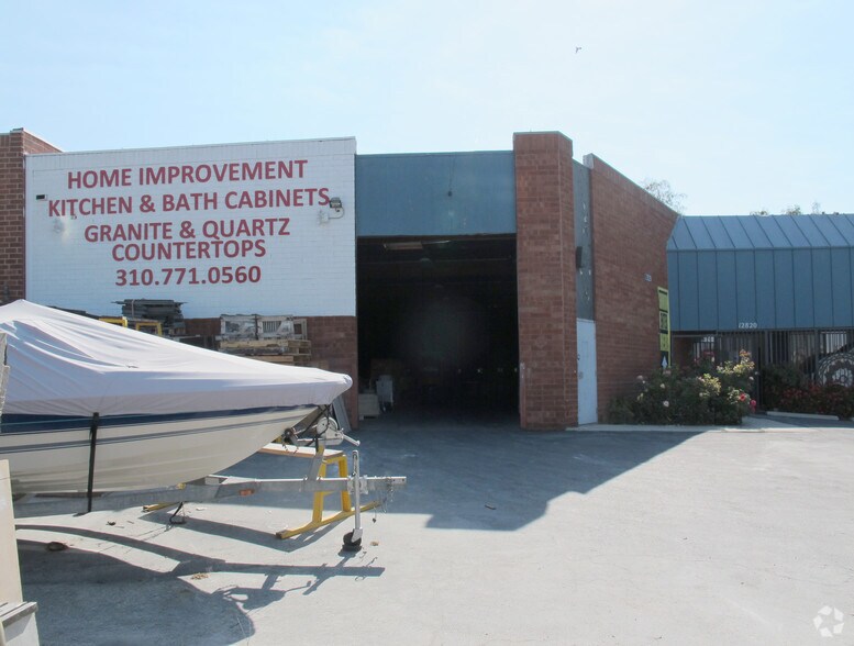 More Photos Of 12820 S Western Ave, Gardena Warehouse For Lease