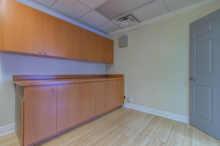 More Photos Of 2740 E Oakland Park Blvd, Fort Lauderdale Office For Sale