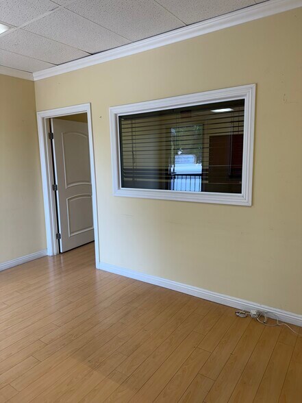More Photos Of 644 W Broadway, Glendale Office For Lease