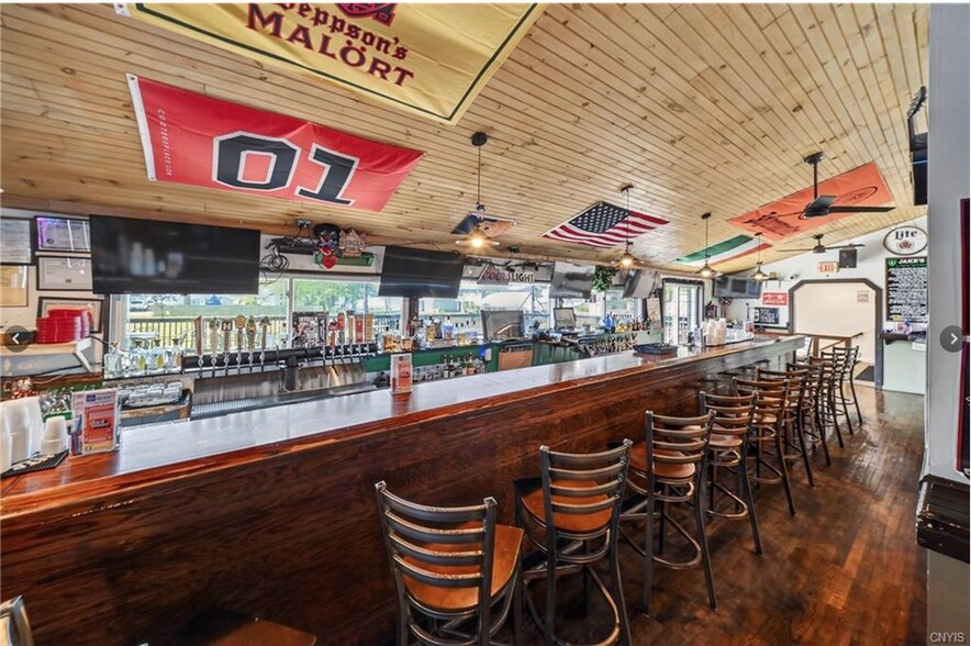 More Photos Of 7 E River Rd, Central Square Restaurant For Sale