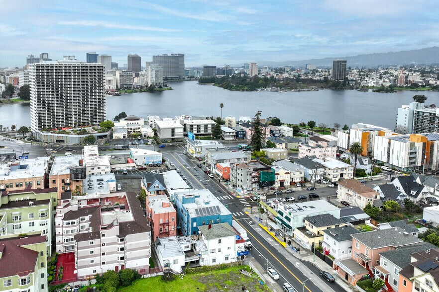 More Photos Of 1244 2nd Ave, Oakland Apartments For Sale