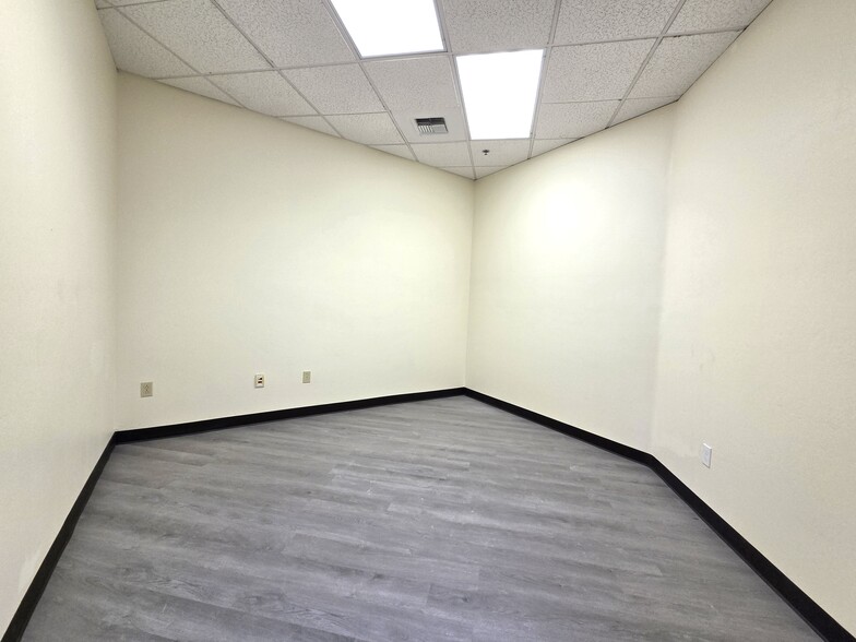 More Photos Of 5301 Truxtun Ave, Bakersfield Medical For Lease