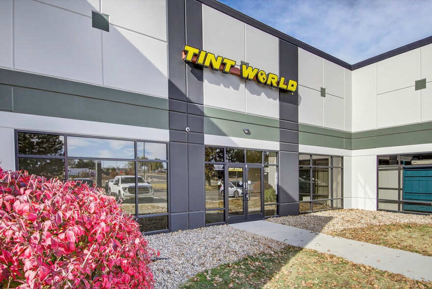 More Photos Of 3155 Chambers Rd, Aurora Flex For Sale