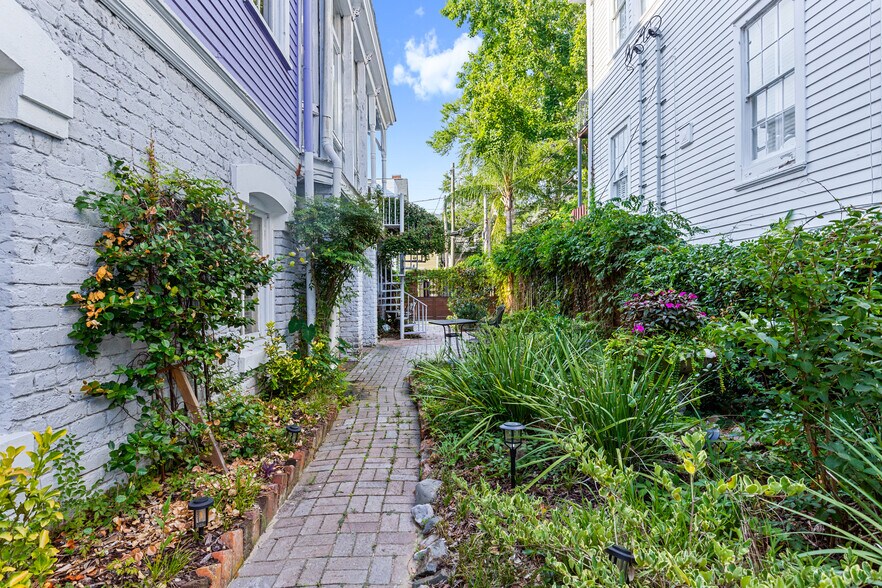 More Photos Of 402 E Gaston St, Savannah Hospitality For Sale