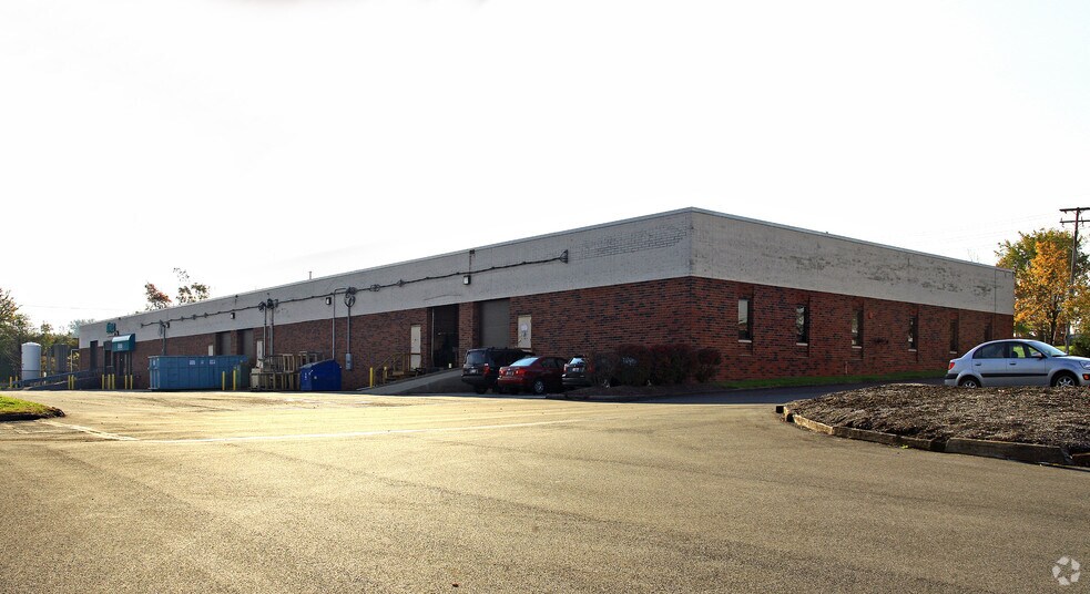 More Photos Of 21610 Alexander Rd, Oakwood Village Warehouse For Lease