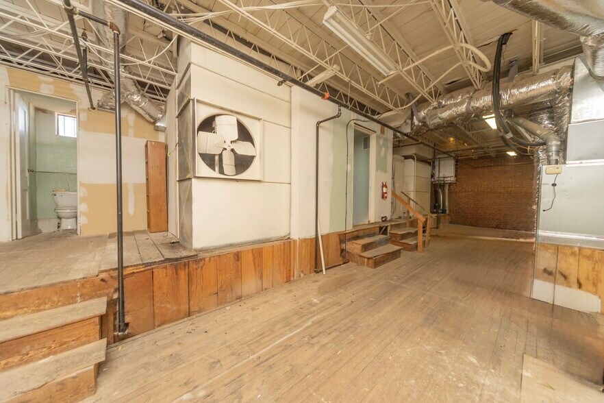 More Photos Of 220 SW 25th St, Oklahoma City Storefront Retail Office For Sale