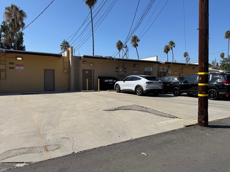 More Photos Of 22129-22131 Sherman Way, Canoga Park Freestanding For Lease