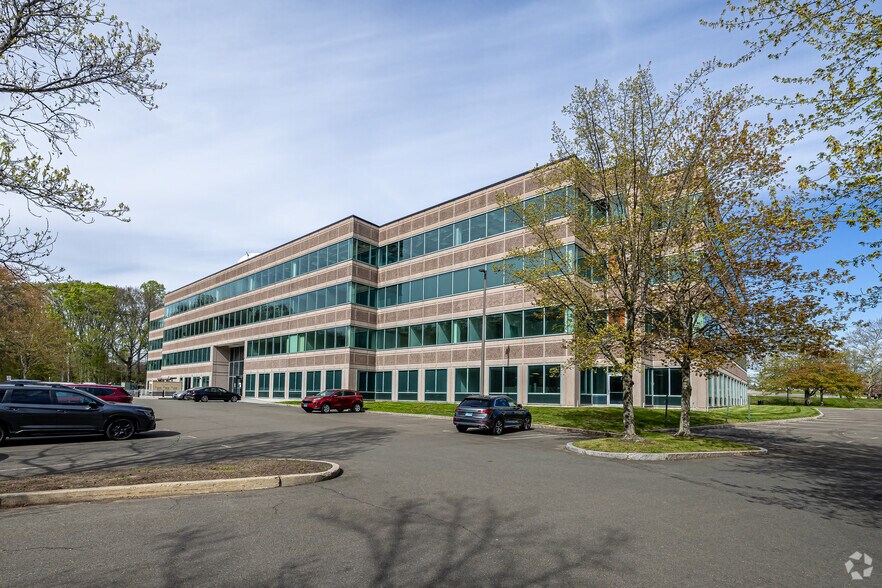 More Photos Of 440 Wheelers Farms Rd, Milford Office For Lease