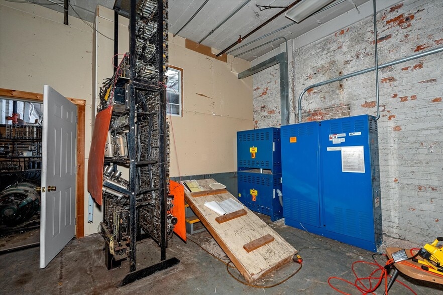 More Photos Of 509 Marshall St, Shreveport Office For Sale