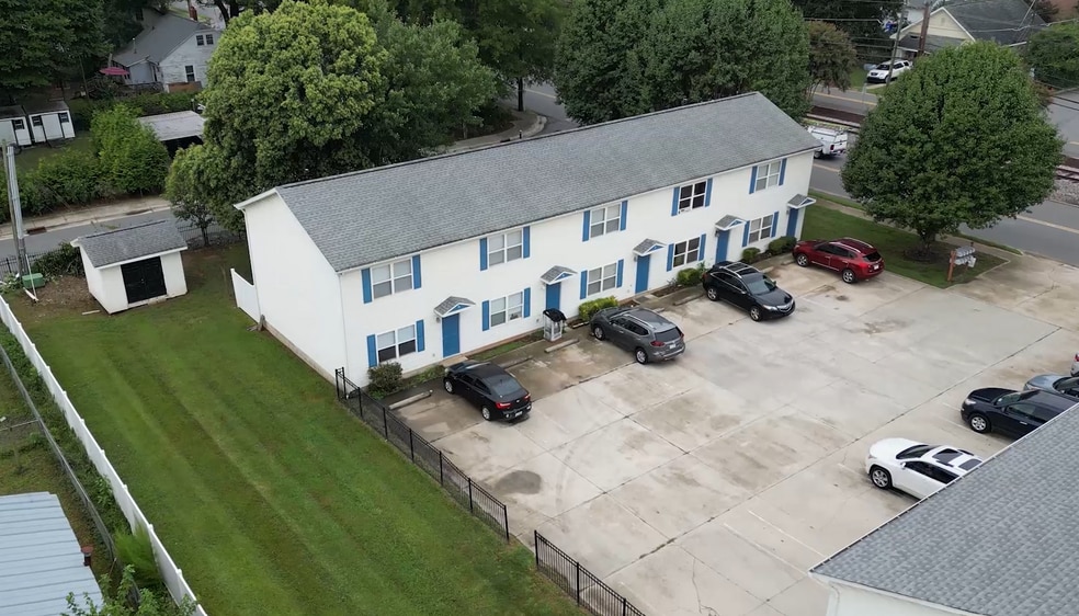 More Photos Of 600-650 S Main St, Mooresville Apartments For Sale