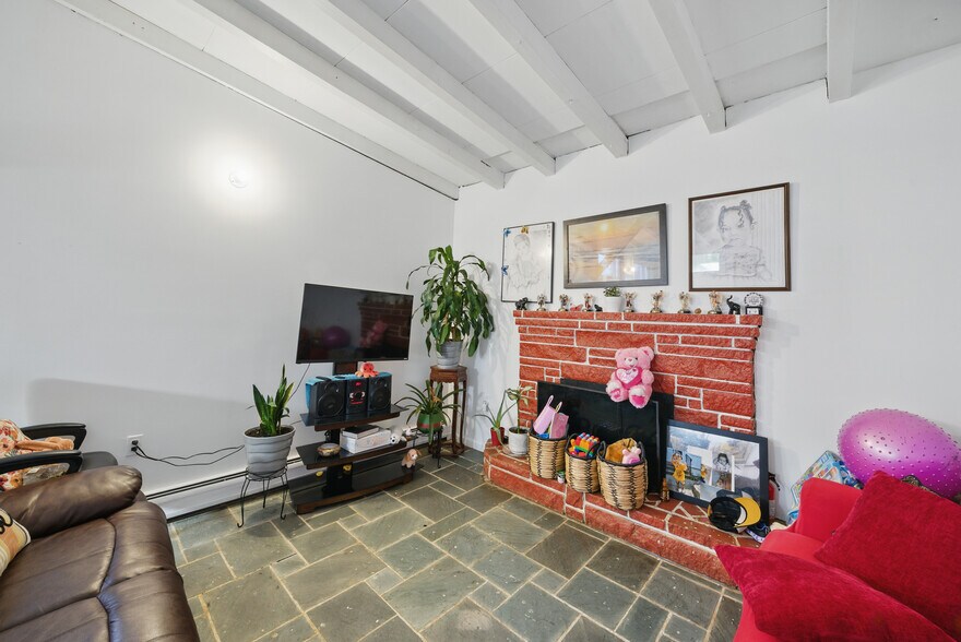 More Photos Of 203 E Blackwell St, Dover Multifamily For Sale