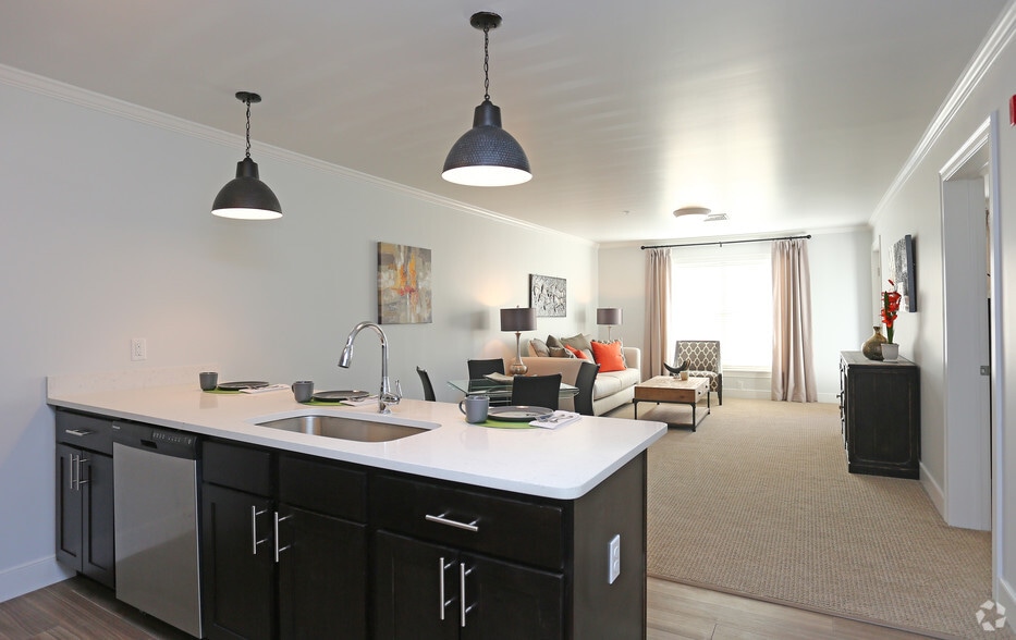 More Photos Of 77A Excelsior Ave, Saratoga Springs Apartments For Lease