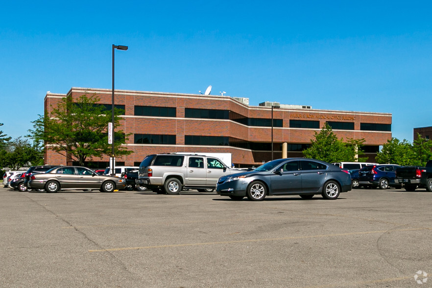 Primary Photo Of 141 W 22nd St, Anderson Medical For Lease