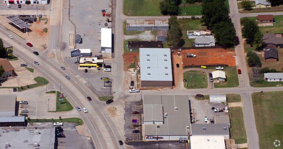 More Photos Of 1523 Stewart Dr, Chickasha Convenience Store For Sale