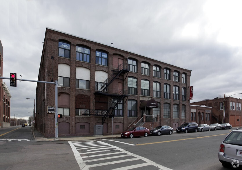 More Photos Of 840 Summer St, Boston Research And Development For Lease