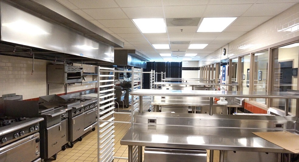 More Photos Of 2810 S US Highway 1, Fort Pierce General Retail For Sale