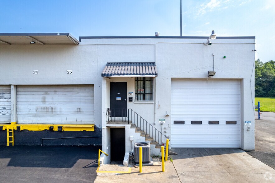 More Photos Of 7235 Boulevard Ave, Pennsauken Warehouse For Lease